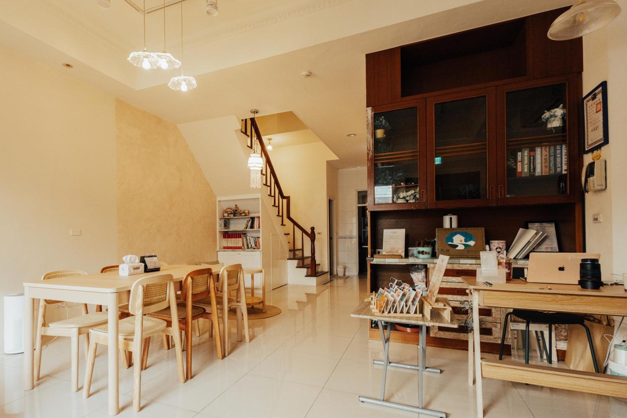 Maybe Homestay 龍井区 エクステリア 写真